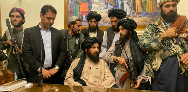 "Taliban" prezident sarayına belə daxil oldu - VİDEO