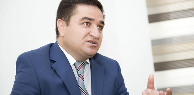 “Əli Əliyevdən istifadə edirlər, ancaq heç kim onu yaxına buraxmır”