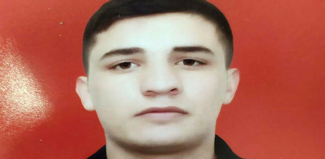 Dənizdə batan şəxsi xilas etməyə çalışan polis özü də boğulub