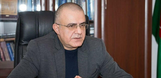 Donuzun quyruğu ilə oynayanlar