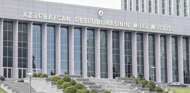“Media haqqında” qanun layihəsinin MM-in payız sessiyasının iş planına daxil edilməməsinin səbəbi açıqlanıb