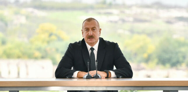 Prezident İlham Əliyev: “Azərbaycan rəhbərliyi müstəqilliyi elan edərkən çox əsassız vaxt itkisinə yol verib”
