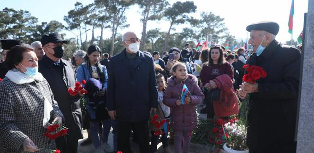 Azərbaycan Ağsaqqallar Şurası İkinci Şəhidlər Xiyabanını ziyarət edib