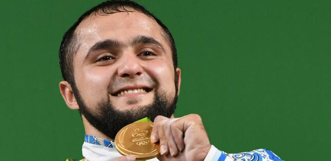 Azərbaycanlı Olimpiya çempionu Qazaxıstana yollana bilmir