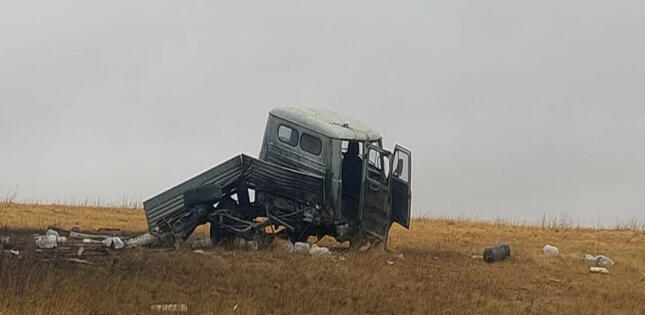 Ermənistanda hərbçiləri daşıyan maşın özlərinin basdırdıqları minaya düşüb, ölən və yaralananlar var