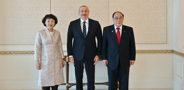 Dövlət başçısı: Çindən Azərbaycan vasitəsilə qərb istiqamətində daşınan yüklərin həcmi artıb
