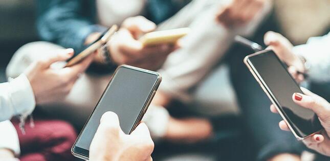 “Whatsapp” bu şəxsləri blok edir