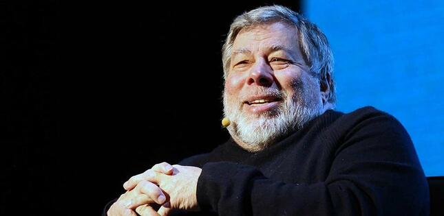 Apple şirkətinin həmtəsisçisi Steve Wozniak Tesla-nın avtopilotunu sərt şəkildə tənqid edib
