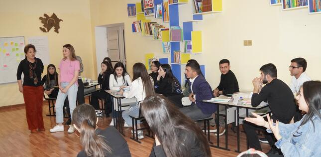 “Məişət zorakılığı törədən şəxslərlə sosial işin təşkili” mövzusunda təlim keçirilib